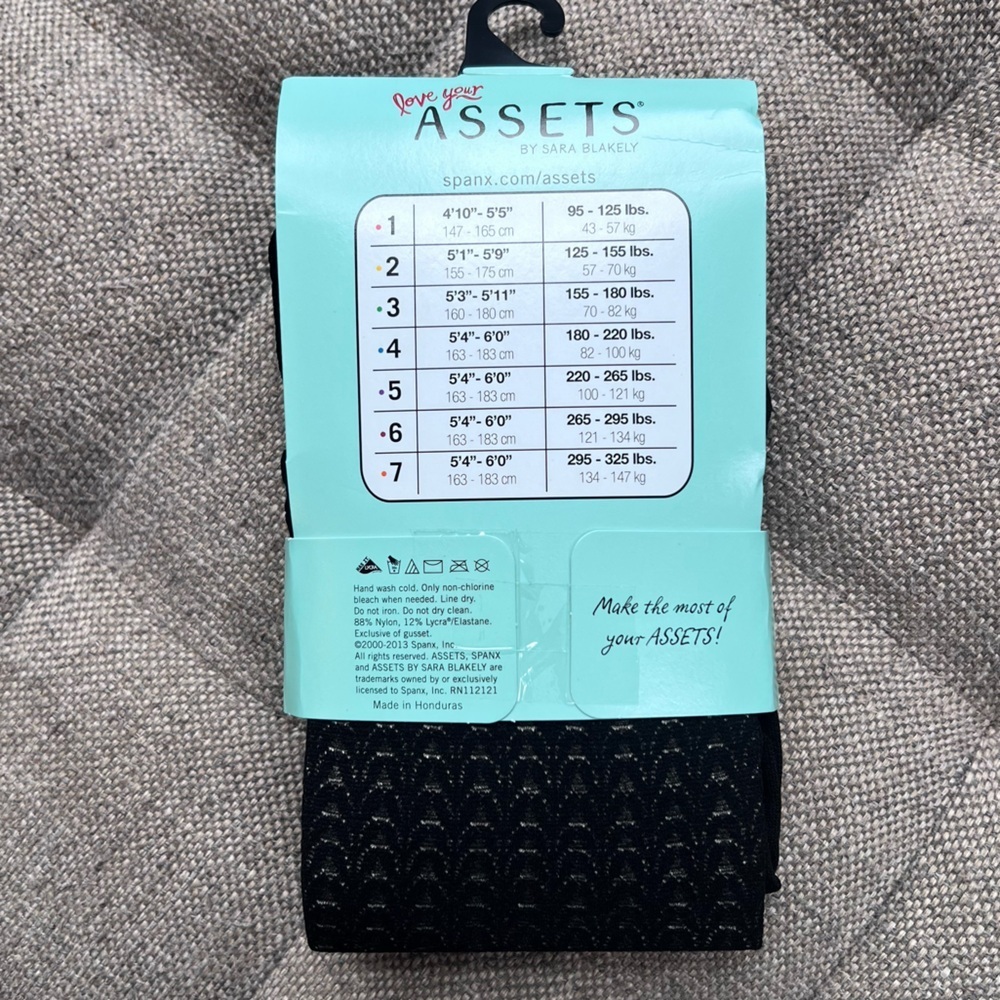 ***NWT***Bundle Pack - Spanx Assets Black Shaping Textured Tights - Picture 3 of 4